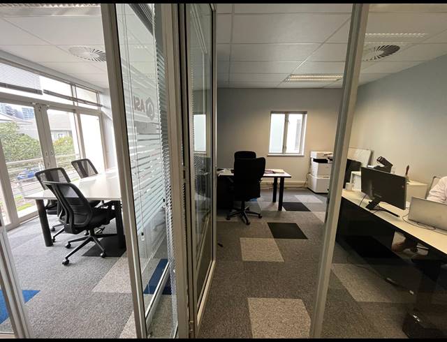 116M² OFFICE TO LET IN CENTURY CITY